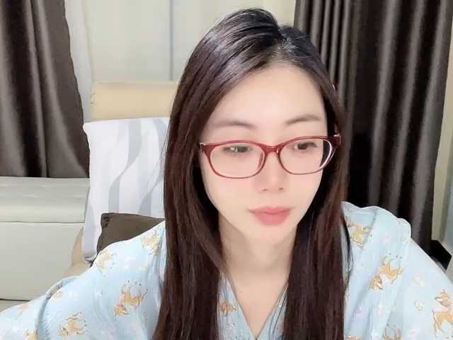 Warm-nuan live cam on BongaCams