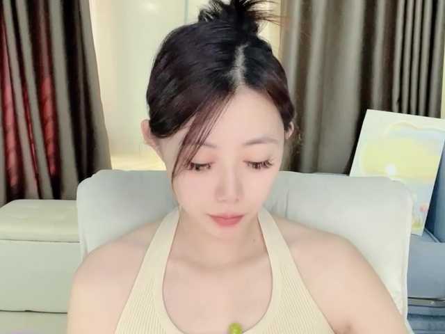 Warm-nuan live cam on BongaCams