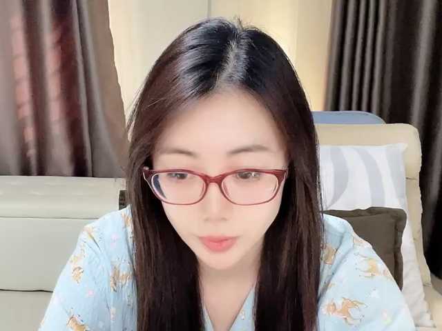 Warm-nuan live cam on BongaCams