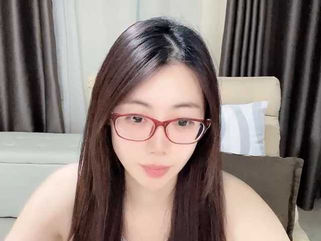 Warm-nuan live cam on BongaCams