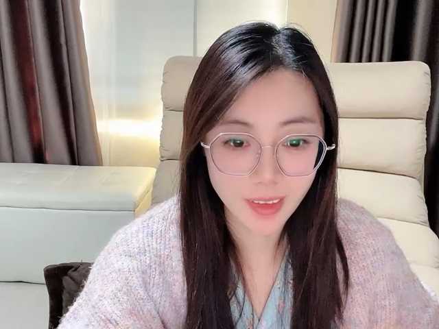 Warm-nuan live cam on BongaCams