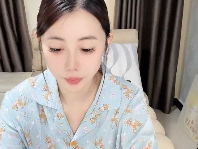 Warm-nuan, en directo ahora en BongaCams