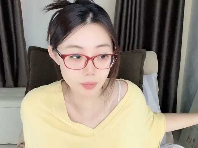 Warm-nuan live cam on BongaCams