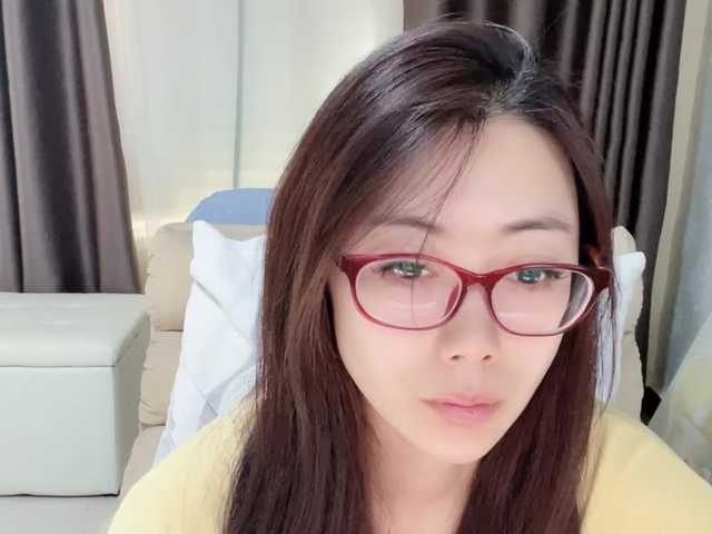 Warm-nuan live cam on BongaCams
