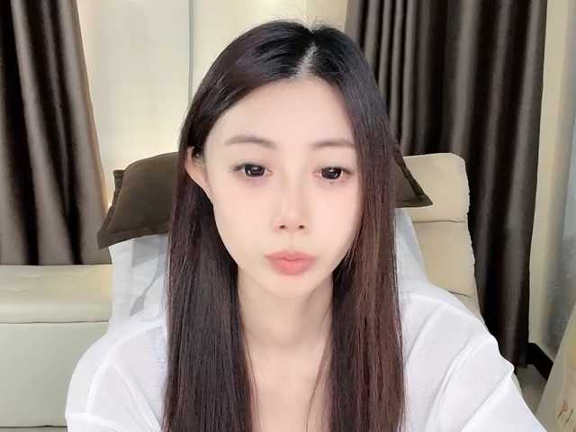 Warm-nuan live cam on BongaCams