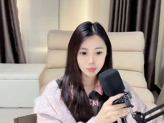 Warm-nuan live cam on BongaCams