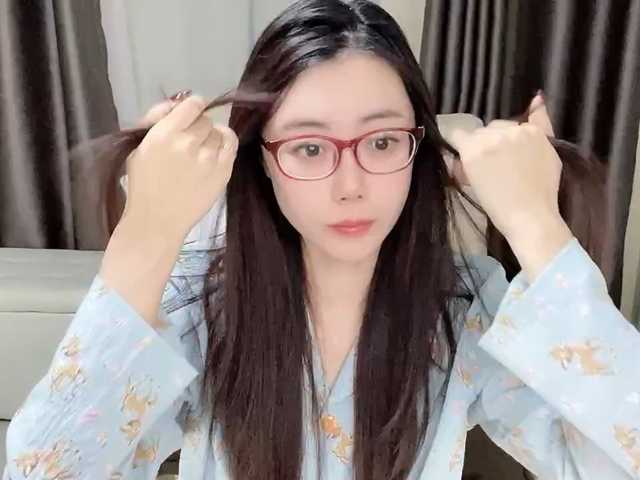 Warm-nuan live cam on BongaCams