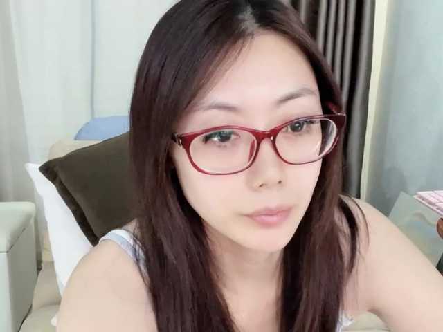 Warm-nuan live cam on BongaCams