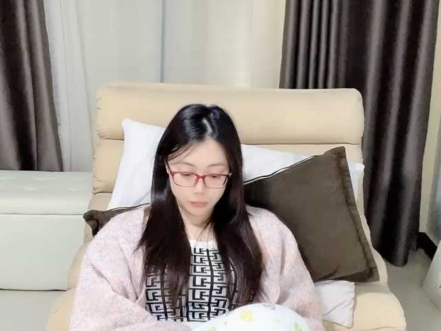 Warm-nuan live cam on BongaCams