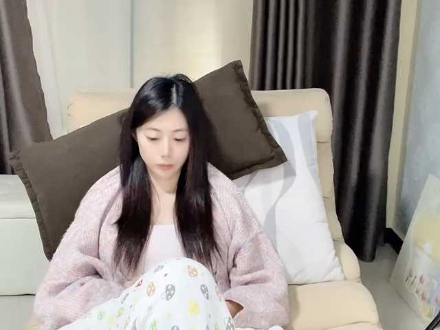 Warm-nuan live cam on BongaCams