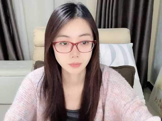 Warm-nuan live cam on BongaCams