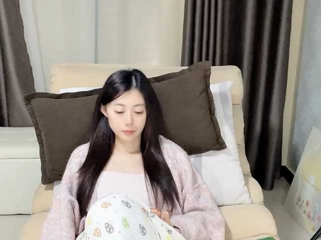Warm-nuan live cam on BongaCams