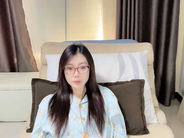Warm-nuan live cam on BongaCams