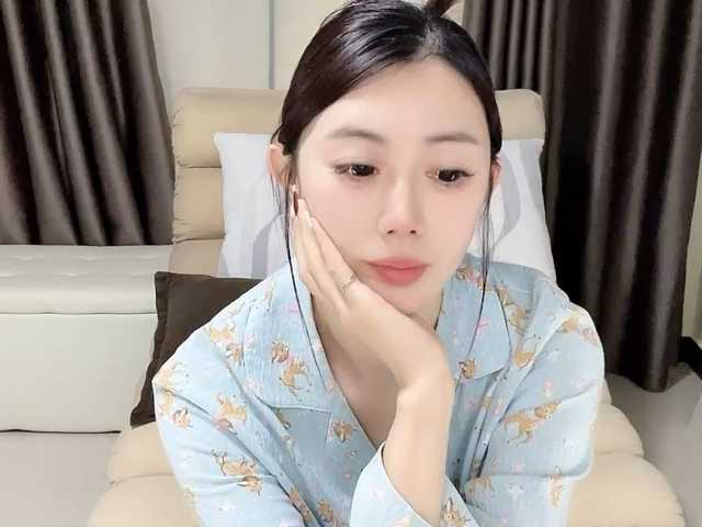 Warm-nuan, en directo ahora en BongaCams
