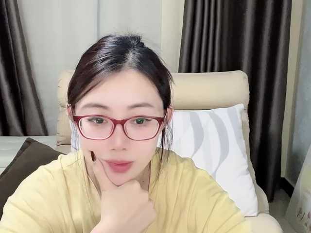 Warm-nuan live cam on BongaCams