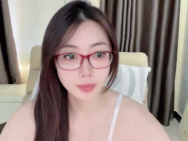 Warm-nuan — live female cam