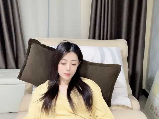 Warm-nuan live cam on BongaCams