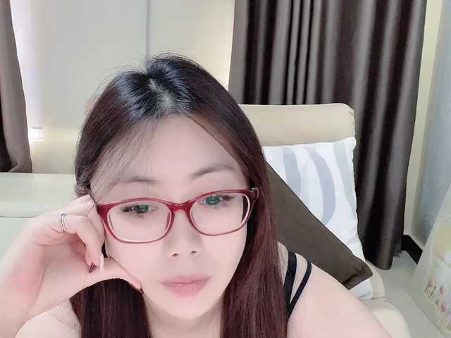 Warm-nuan live cam on BongaCams