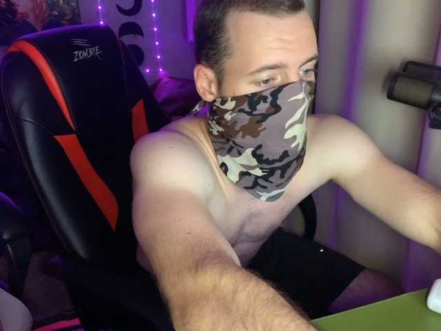 Finkai12 live cam on BongaCams