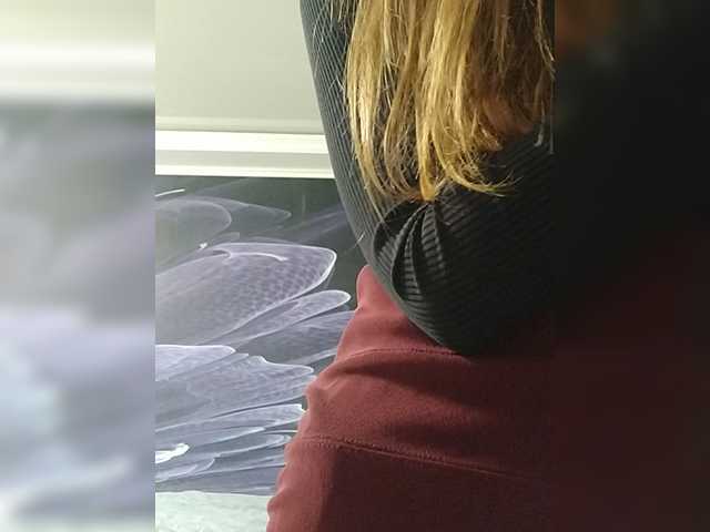 AlishaGold live cam on BongaCams
