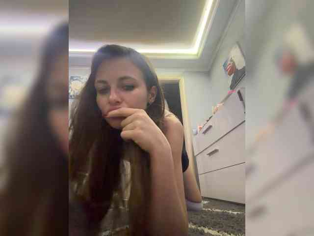 AlishaGold webcam