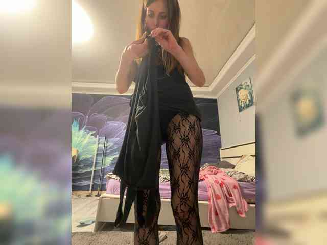 AlishaGold webcam