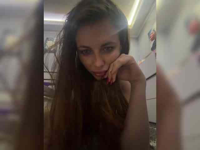 AlishaGold webcam