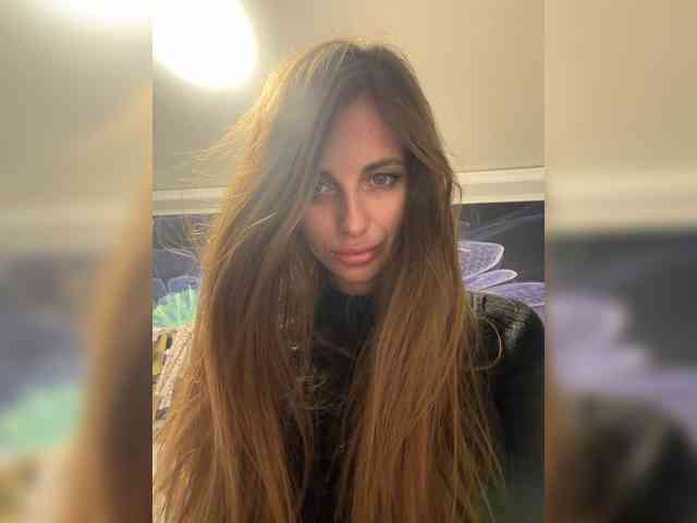 AlishaGold webcam