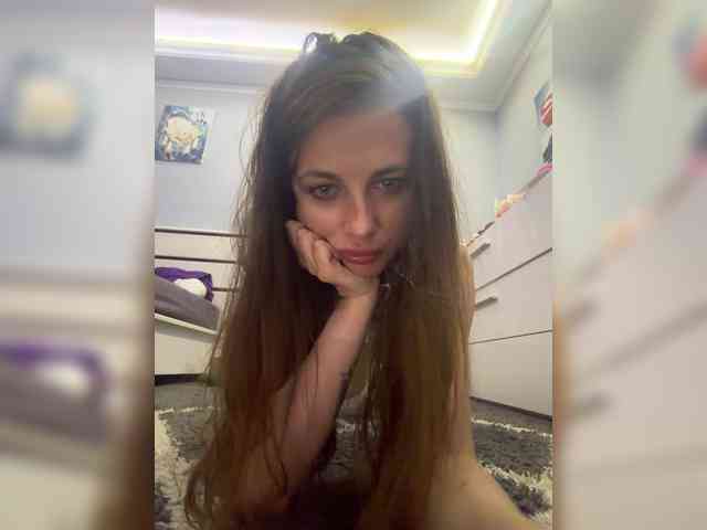 AlishaGold webcam