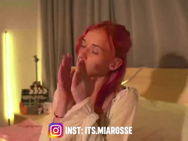 MiaRosee live cam on BongaCams