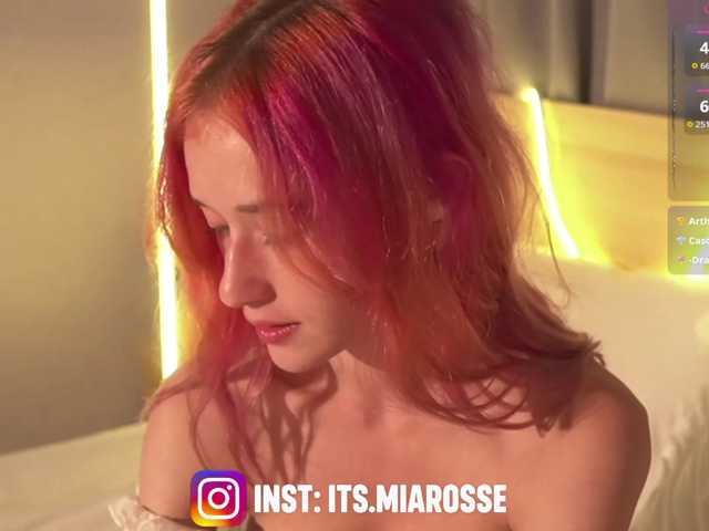 MiaRosee live cam on BongaCams