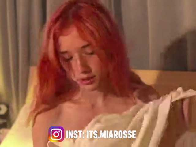 MiaRosee live cam on BongaCams