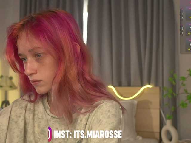 MiaRosee live cam