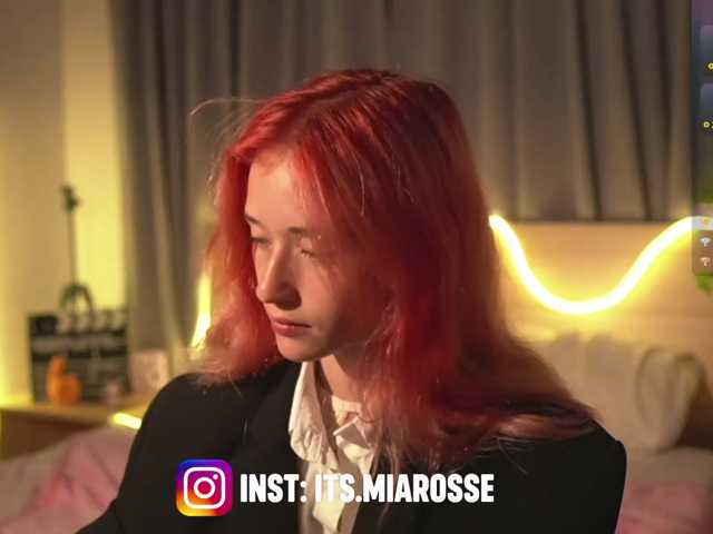 MiaRosee live cam on BongaCams