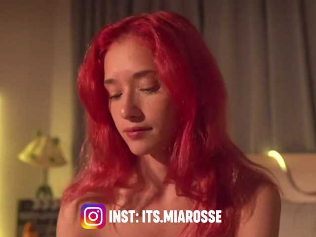 MiaRosee live cam on BongaCams