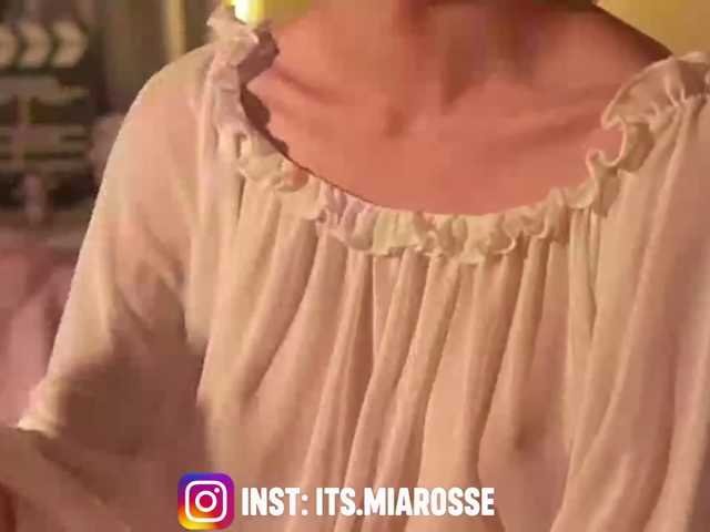 MiaRosee live cam on BongaCams