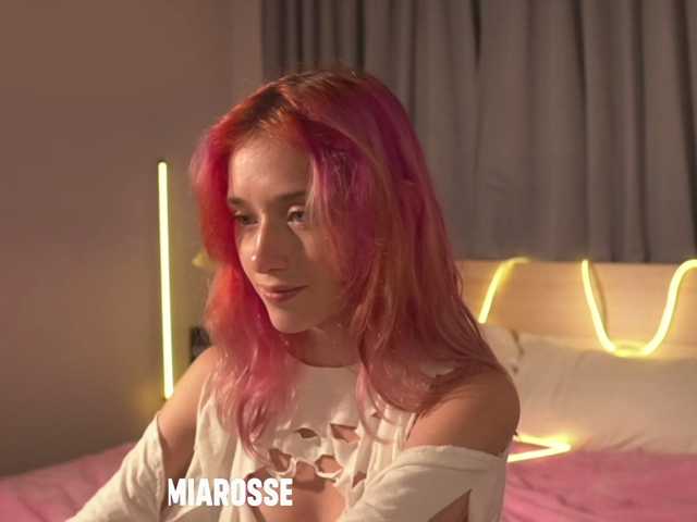 MiaRosee live cam on BongaCams