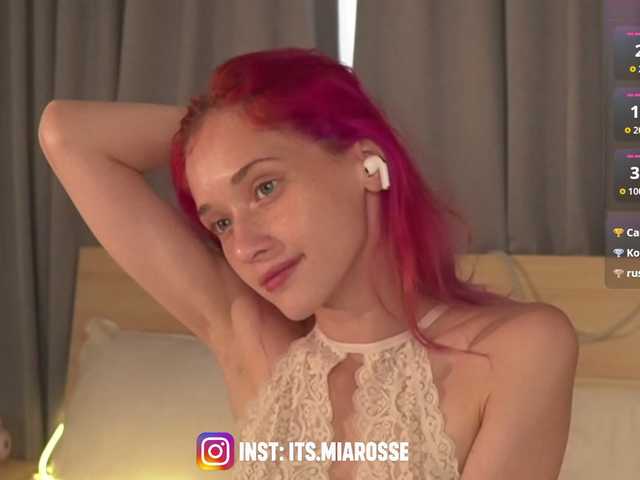 MiaRosee live cam on BongaCams