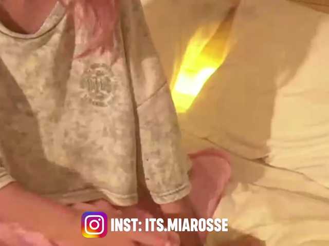 MiaRosee live cam on BongaCams