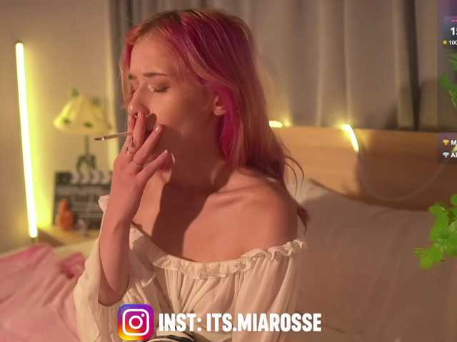 MiaRosee live cam on BongaCams