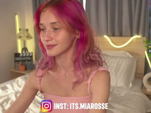 MiaRosee live cam on BongaCams