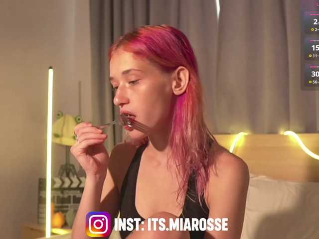 MiaRosee live cam on BongaCams