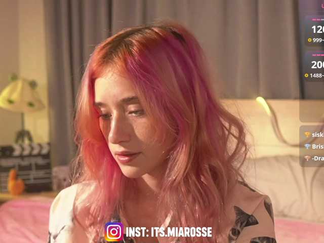 MiaRosee live cam on BongaCams