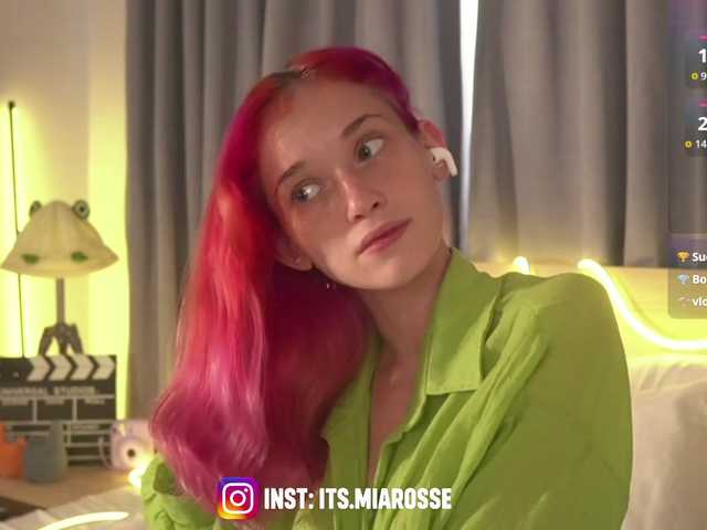 MiaRosee live cam on BongaCams