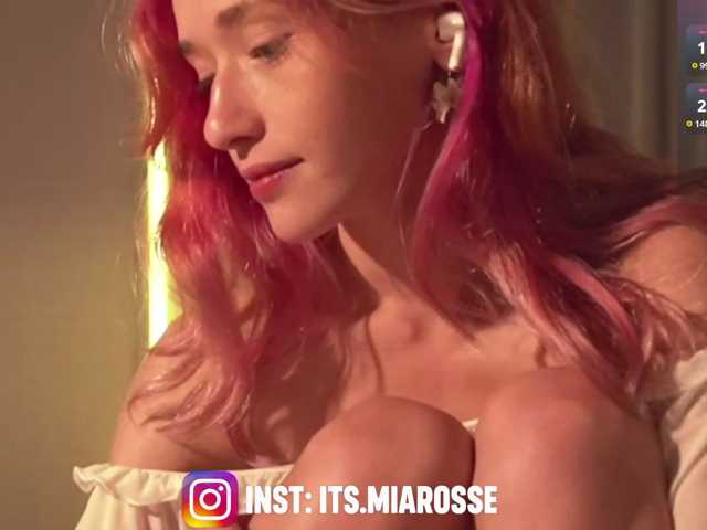 MiaRosee live cam on BongaCams