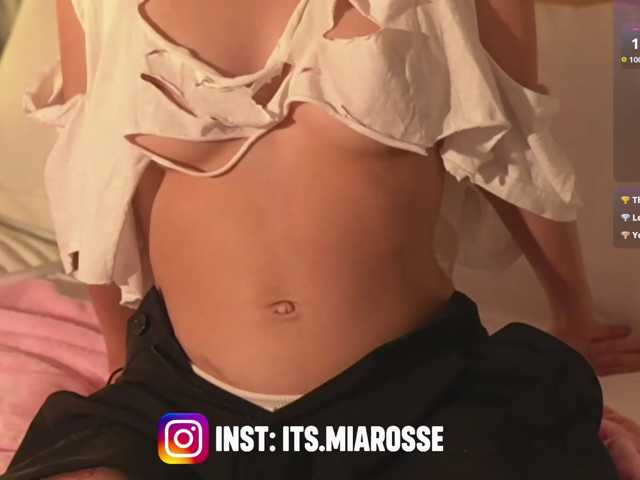 MiaRosee live cam on BongaCams