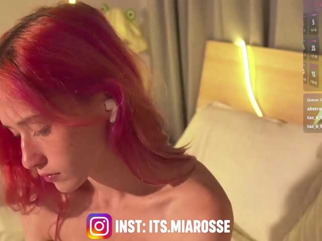 MiaRosee live cam on BongaCams