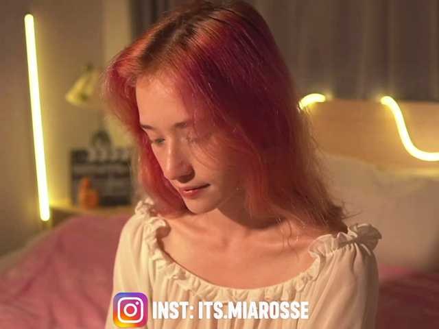 MiaRosee live cam on BongaCams