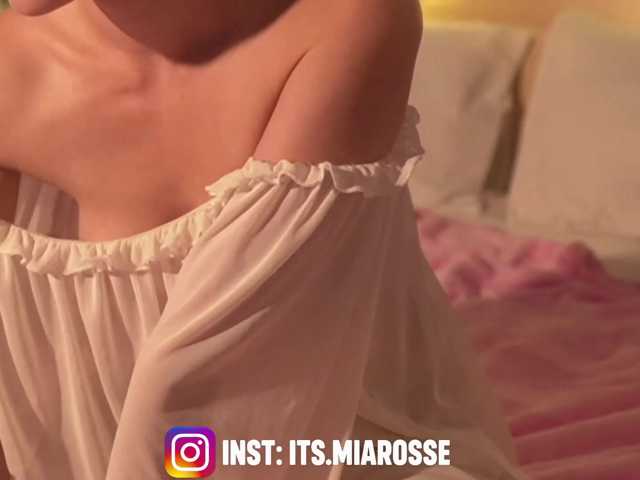 MiaRosee live cam on BongaCams