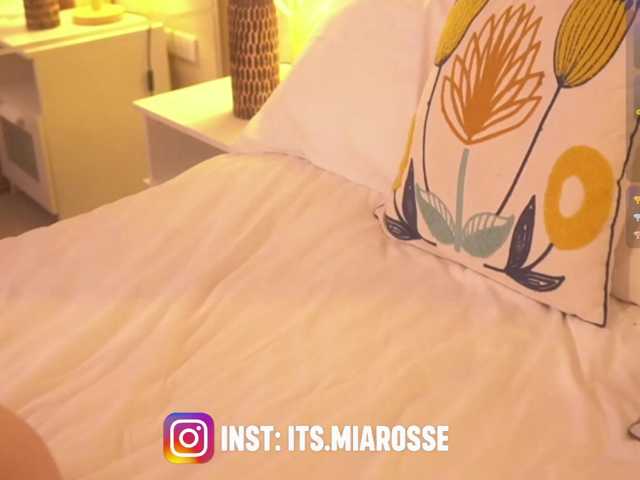 MiaRosee live cam on BongaCams